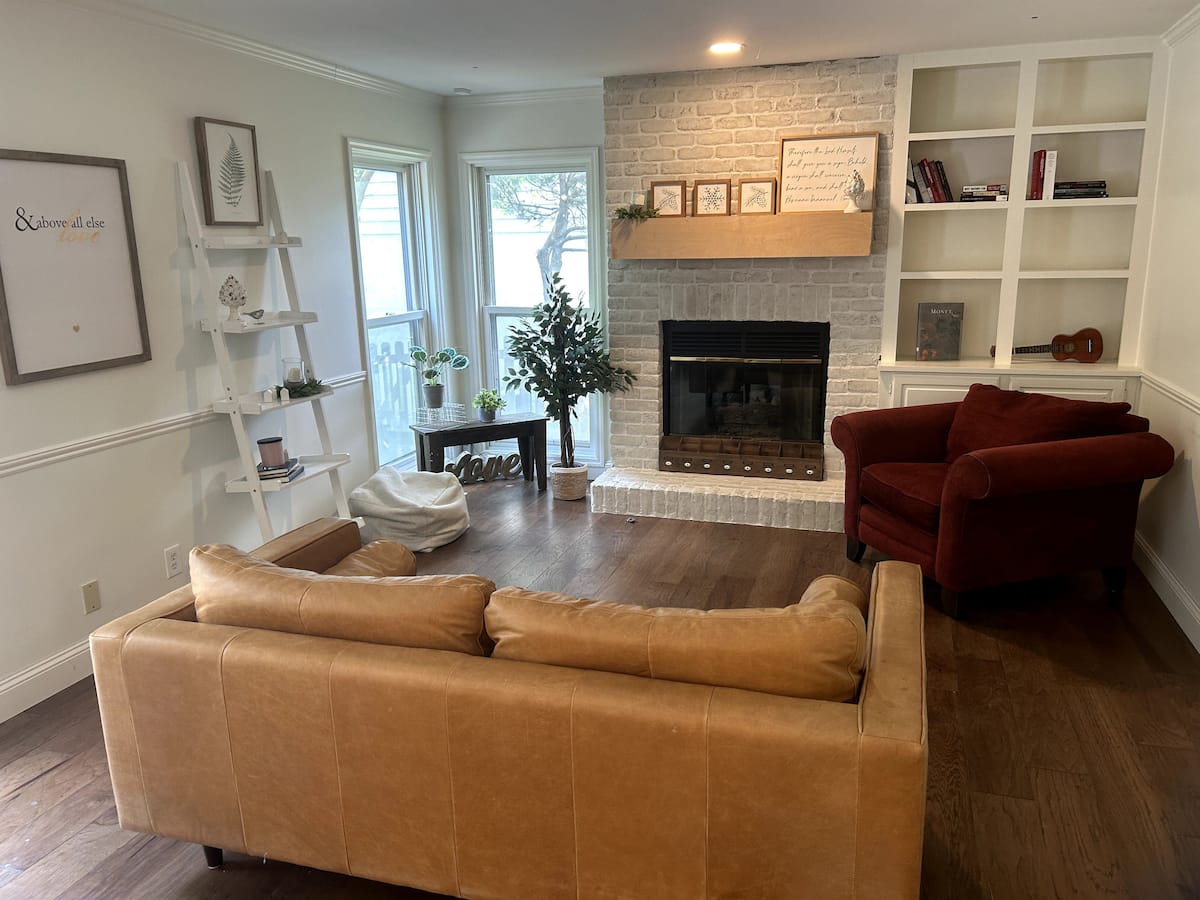 KC Spacious Relaxation — 6 Bdrm, 3.5 Bath, 2800 Sqft
